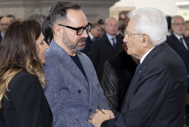 Il Presidente della Repubblica Sergio Mattarella con i famigliari del Sottotenente Marco Piffari, del Maresciallo Valerio Daprà e dell'Appuntato scelto Davide Bernardello