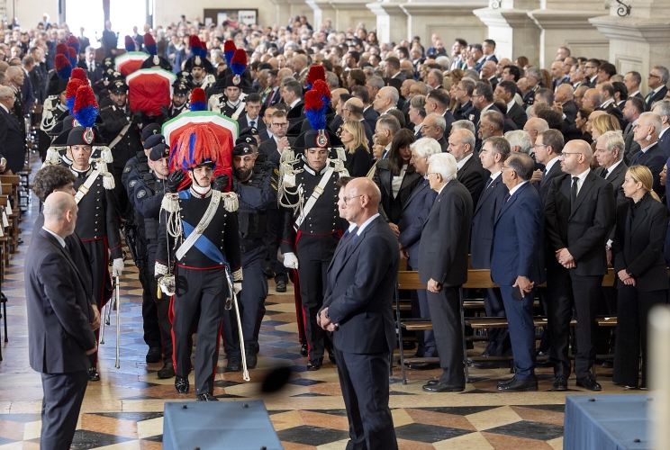 Il Presidente della Repubblica Sergio Mattarella alle esequie di Stato del Sottotenente Marco Piffari, del Maresciallo Valerio Daprà e dell'Appuntato scelto Davide Bernardello