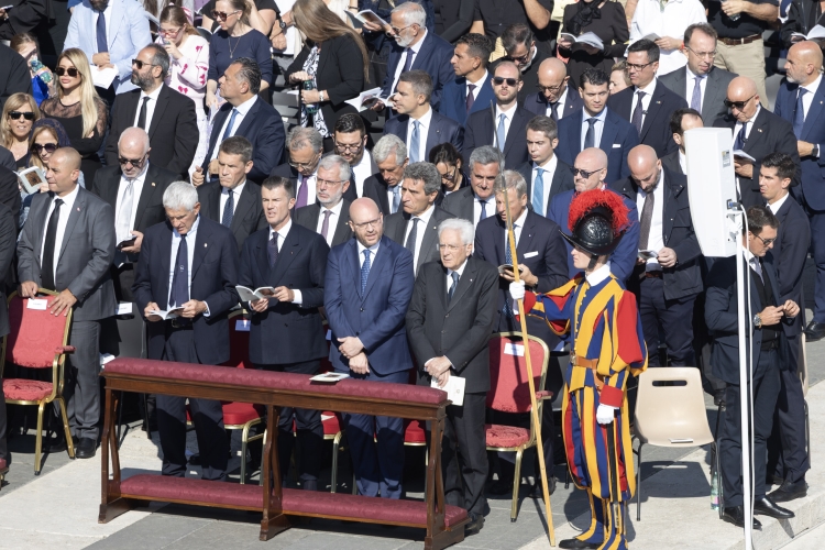 Il Presidente della Repubblica Mattarella in Vaticano in occasione del Rito di Canonizzazione di sette Beati
