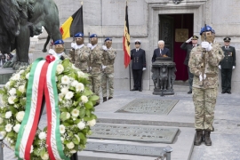 Il Presidente Mattarella depone una corona al Monumento della Tomba del Milite Ignoto, in occasione della Visita di Stato nel Regno del Belgio


