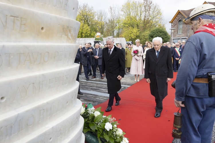 Il Presidente della Repubblica Sergio Mattarella e la Sig.ra Laura con Sua Maestà il Re dei Belgi Filippo I e Sua Maestà la Regina Mathild a Marcinelle – Bois du Cazier 
(foto di Francesco Ammendola - Ufficio per la Stampa e la Comunicazione della Presidenza della Repubblica)