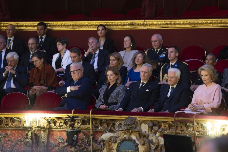 Il Presidente della Repubblica Sergio Mattarella e la Sig.ra Laura al Teatro La Monnaie con Sua Maestà il Re dei Belgi Filippo e Sua Maestà la Regina Mathilde