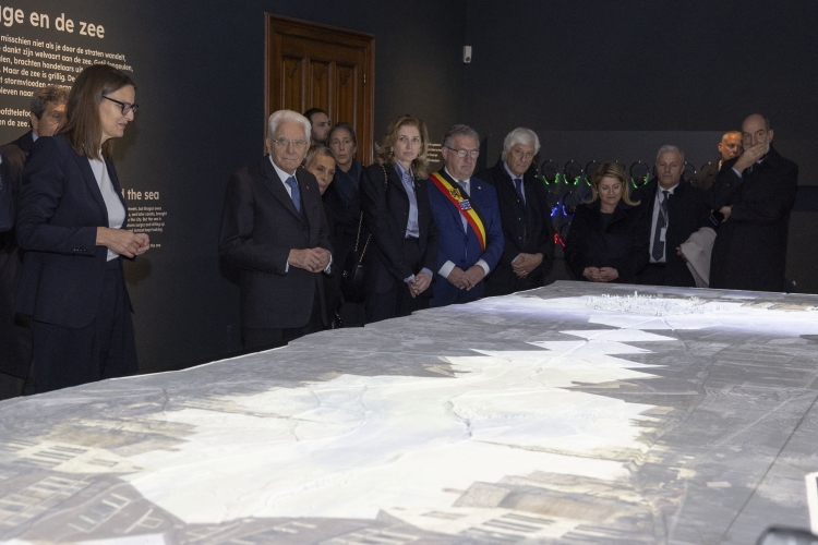 Il Presidente della Repubblica Sergio Mattarella con il Sindaco di Bruges visita la città
