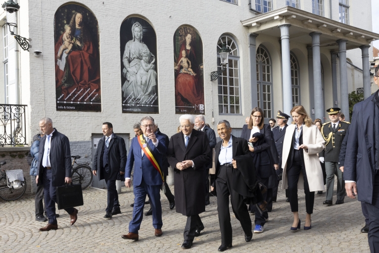 Il Presidente della Repubblica Sergio Mattarella con il Sindaco di Bruges visita la città

