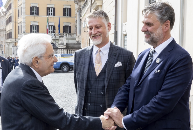 Il Presidente Sergio Mattarella accolto da Alessandro Giuli, Ministro della cultura e Matteo Lafranconi, Direttore delle Scuderie del Quirinale, in occasione dell'intervento all’inaugurazione della mostra dal titolo: “Tesori dei Faraoni”