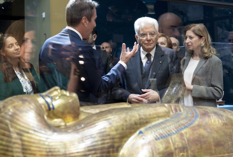 Il Presidente Sergio Mattarella e la Sig.ra Laura in occasione dell'intervento all’inaugurazione della mostra dal titolo: “Tesori dei Faraoni”
