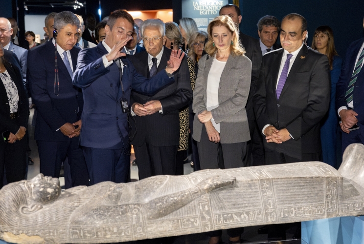 Il Presidente Sergio Mattarella e la Sig.ra Laura in occasione dell'intervento all’inaugurazione della mostra dal titolo: “Tesori dei Faraoni”