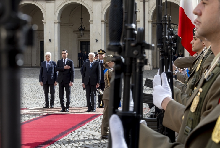 Il Presidente Sergio Mattarella e Serdar Berdimuhamedov, Presidente delTurkmenistan, ricevono gli onori militari