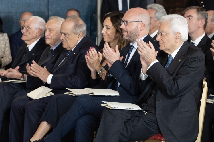 Il Presidente Sergio Mattarella in occasione della cerimonia di consegna delle insegne di Cavaliere dell’Ordine “Al Merito del Lavoro” ai Cavalieri del Lavoro nominati il 2 giugno 2025
