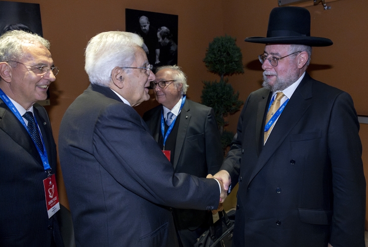 Il Presidente della Repubblica Sergio Mattarella con il Rabbino Capo, Presidente della conferenza dei Rabbini Europei, in occasione dell’incontro internazionale per la pace dal titolo “Osare la pace-Religioni e Culture in dialogo”