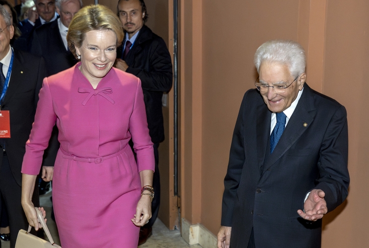 Il Presidente della Repubblica Sergio Mattarella con S.M. la Regina Mathilde dei Belgi, in occasione dell’incontro internazionale per la pace dal titolo “Osare la pace-Religioni e Culture in dialogo”
