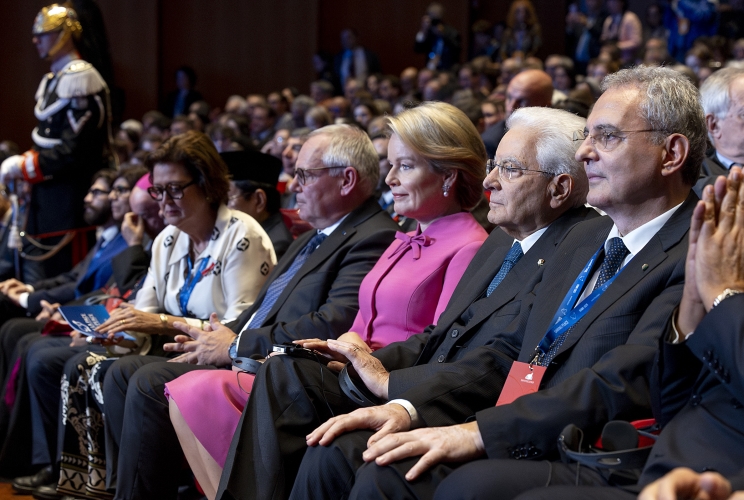 Il Presidente della Repubblica Sergio Mattarella con S.M. la Regina Mathilde dei Belgi e Marco Impagliazzo, Presidente della Comunità di Sant’Egidio, in occasione dell’incontro internazionale per la pace dal titolo “Osare la pace-Religioni e Culture in dialogo”