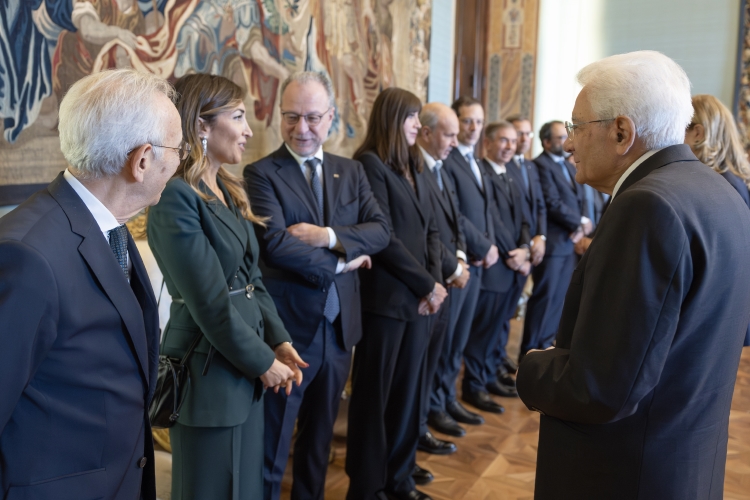 Il Presidente della Repubblica Sergio Mattarella con Giovanni Amoroso, Presidente della Corte costituzionale, Maria Domenica Castellone, Vice Presidente del Senato della Repubblica, con Giorgio Mulé, Vice Presidente della Camera dei deputati, con Anna Maria Bernini, Ministro dell’Università e della Ricerca– Rappresentante di governo, Orazio Schillaci, Ministro della salute in occasione della cerimonia di celebrazione de “I Giorni della Ricerca
