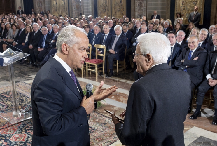 Il Presidente Sergio Mattarella con il Prefetto Matteo Piantedosi, Ministro dell’Interno, in occasione dell'incontro con i Prefetti e i Consiglieri di nuova nomina