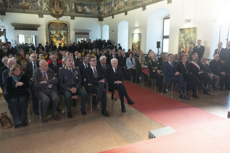 Il Presidente della Repubblica Sergio Mattarella alla cerimonia del 100° anniversario del Gruppo sciatori “Fiamme gialle” e del 60° anniversario del Soccorso alpino della Guardia di Finanza
