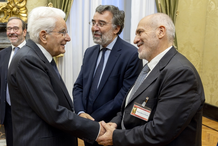 Il Presidente Sergio Mattarella saluta Maurizio Misasi, figlio dell’On. Riccardo Misasi, in occasione della cerimonia commemorativa del 25° anniversario della morte di Riccardo Misasi