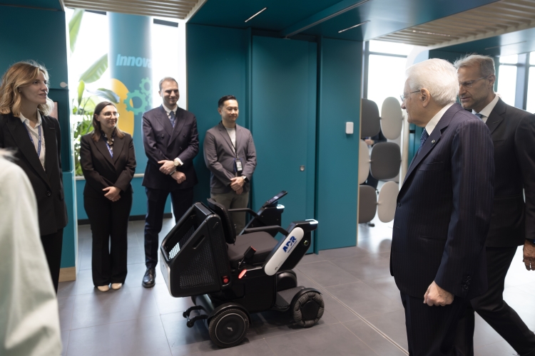 Il Presidente della Repubblica Sergio Mattarella visita l’Innovation Hub, in occasione della cerimonia in occasione del 65° anniversario dell’Aeroporto “Leonardo Da Vinci” di Roma Fiumicino 
