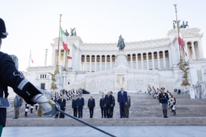 Il Presidente della Repubblica Sergio Mattarella in occasione della deposizione di una corona d’alloro sulla Tomba del Milite Ignoto nella ricorrenza della Giornata dell'Unità Nazionale e delle Forze Armate