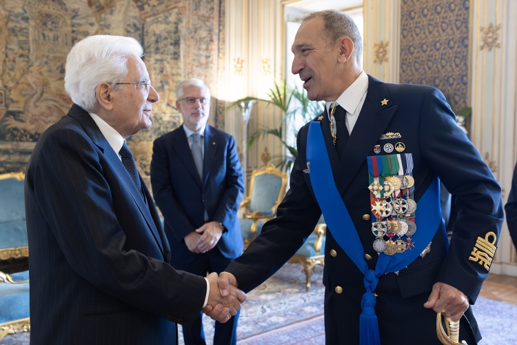 Il Presidente della Repubblica Sergio Mattarella riceve Giuseppe Berutti Bergotto Capo di Stato Maggiore della Marina Militare entrante
