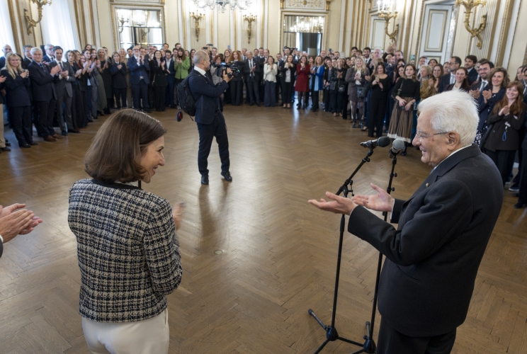Il Presidente della Repubblica Sergio Mattarella nel corso dell'incontro con i funzionari italiani presso le Organizzazioni Internazionali a Vienna