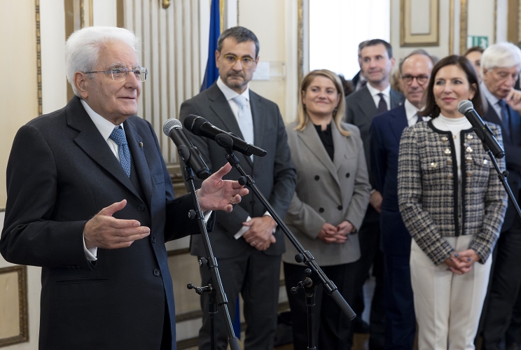 Il Presidente della Repubblica Sergio Mattarella nel corso dell'incontro con i funzionari italiani presso le Organizzazioni Internazionali a Vienna