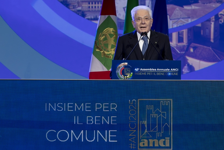 Il Presidente della Repubblica Sergio Mattarella alla cerimonia di apertura della 42^ Assemblea annuale ANCI – Associazione Nazionale Comuni Italiani – dal titolo “Insieme per il bene comune”