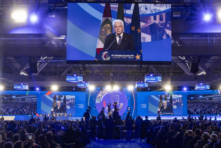 Il Presidente della Repubblica Sergio Mattarella alla cerimonia di apertura della 42^ Assemblea annuale ANCI – Associazione Nazionale Comuni Italiani – dal titolo “Insieme per il bene comune”