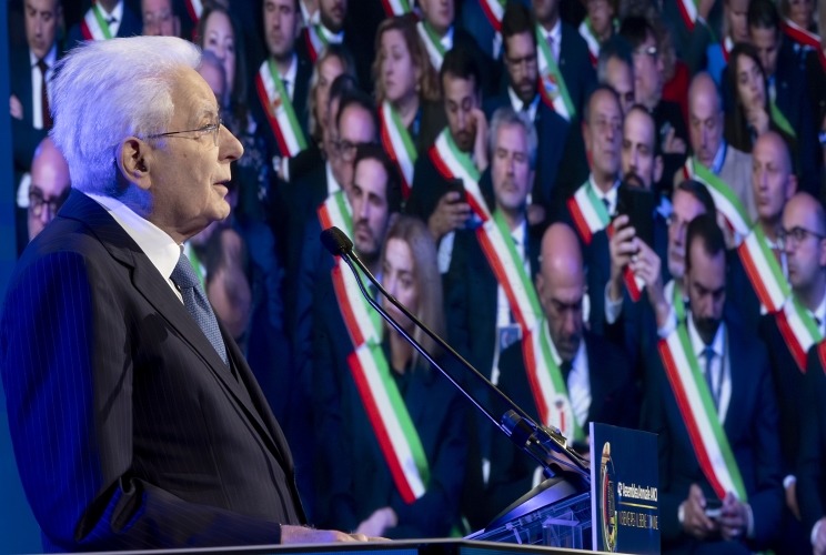 Il Presidente della Repubblica Sergio Mattarella alla cerimonia di apertura della 42^ Assemblea annuale ANCI – Associazione Nazionale Comuni Italiani – dal titolo “Insieme per il bene comune”
