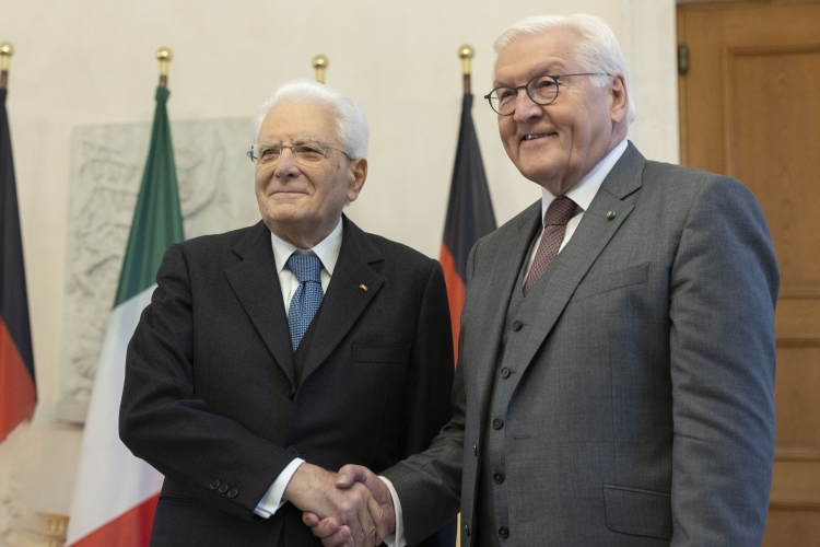 Il Presidente della Repubblica Sergio Mattarella con Frank-Walter Steinmeier, Presidente della Repubblica Federale di Germania in occasione della cerimonia di consegna del “Premio dei Presidenti”  
