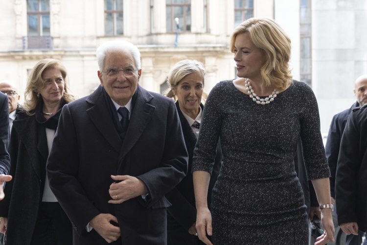 Il Presidente della Repubblica Sergio Mattarella a Palazzo del Reichstag accolto da Julia Klöckner Presidente del Bundestag
