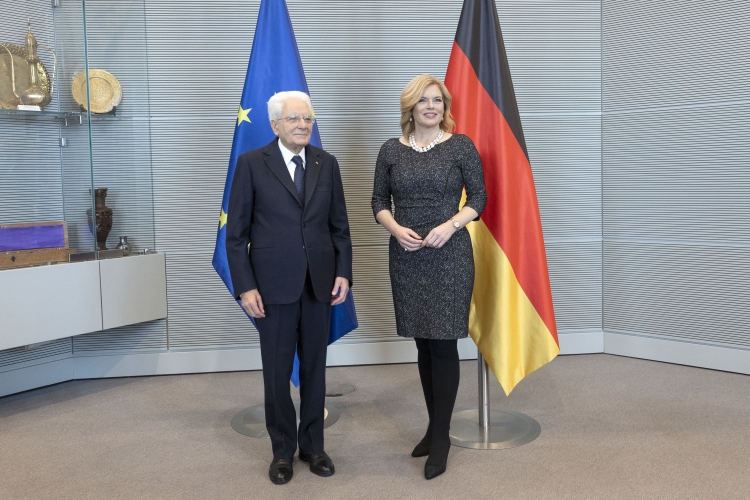 Il Presidente della Repubblica Sergio Mattarella con Julia Klöckner Presidente del Bundestag
