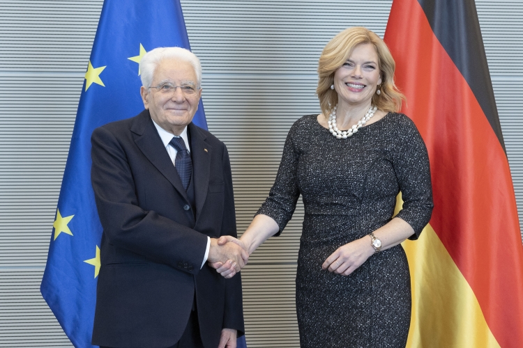 Il Presidente della Repubblica Sergio Mattarella con Julia Klöckner Presidente del Bundestag
