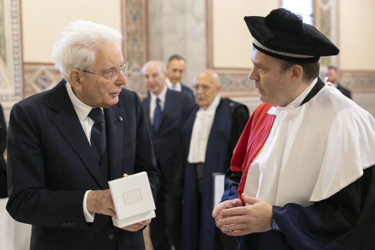 Il Presidente della Repubblica Sergio Mattarella con Lorenzo Casini, Rettore della Scuola IMT Alti Studi di Lucca , in occasione della Cerimonia di inaugurazione dell’Anno Accademico 2025/2026
