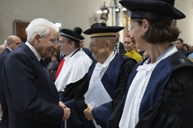 Il Presidente della Repubblica Sergio Mattarella con Sabino Cassese, Professore emerito della Scuola normale superiore di Pisa e Giudice emerito della Corte costituzionale
