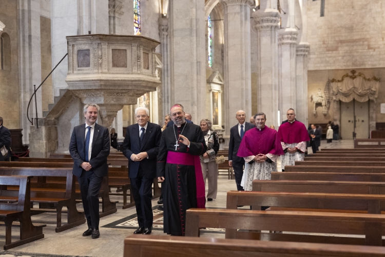 Il Presidente della Repubblica Sergio Mattarella con S.E. Rev.ma Paolo Giulietti, Arcivescovo di Lucca visita la Cattedrale di San Martino
