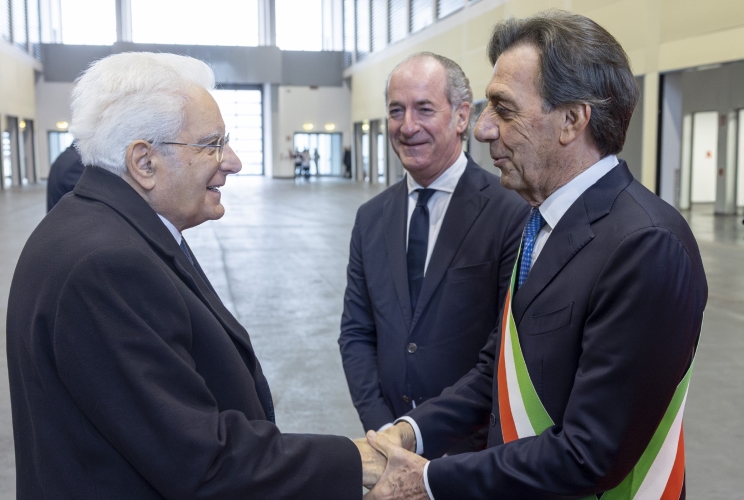 Il Presidente della Repubblica Sergio Mattarella accolto da Luca Zaia, Presidente della Regione Veneto, e Sergio Giordani, Sindaco e Presidente della Provincia di Padova, in occasione dell'intervento all’Annual Meeting dei Medici con l’Africa CUAMM nel 75° dalla fondazione del Collegio Universitario Aspiranti e Medici Missionari (CUAMM)