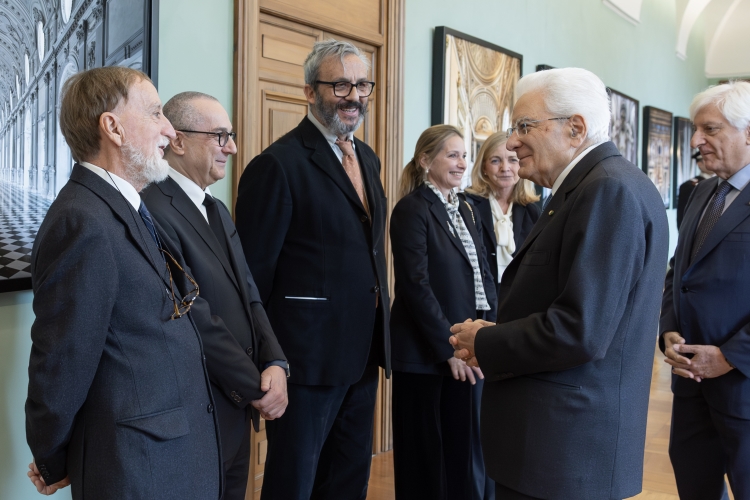 Il Presidente della Repubblica Sergio Mattarella con Roberto Antonelli, Presidente dell’Accademia Nazionale dei Lincei, Massimo Biscardi, Presidente-Sovrintendente dell’Accademia Nazionale di Santa Cecilia, e con Marco Tirelli, già Presidente dell’Accademia Nazionale di San Luca
