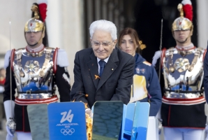 Il Presidente Sergio Mattarella accende il braciere dei i Giochi Olimpici invernali Milano-Cortina 2026