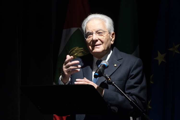 Il Presidente della Repubblica Sergio Mattarella in occasione dell'inaugurazione dell’opera d’arte “Benu”
