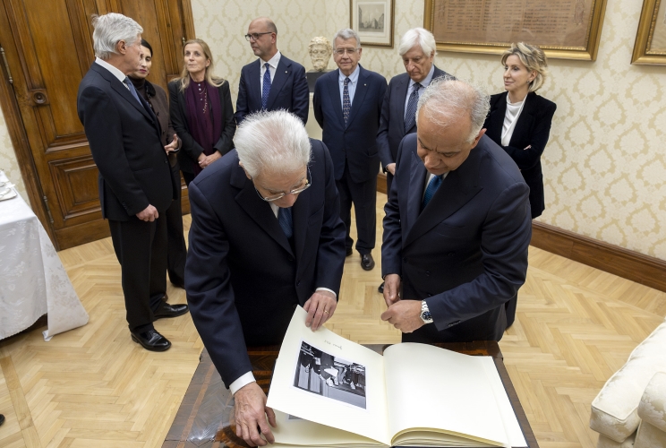 Il Presidente Sergio Mattarella con Matteo Piantedosi, Ministro dell’Interno, in occasione della cerimonia di intitolazione alla memoria di De Gasperi della Sala del Consiglio del Palazzo del Viminale
