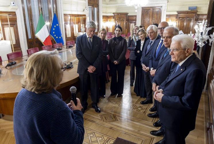 Il Presidente Sergio Mattarella visita la Sala del Consiglio del Palazzo del Viminale, intitolata alla memoria di De Gasperi