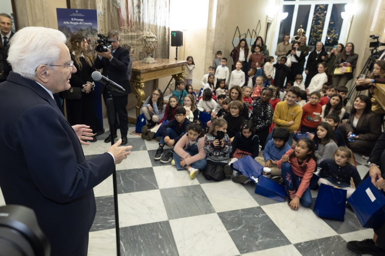 Il Presidente Sergio Mattarella in occasione dell'incontro con i bambini delle case famiglia
