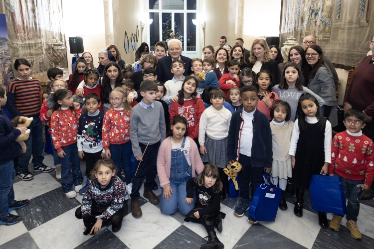 Il Presidente Sergio Mattarella in occasione dell'incontro con i bambini delle case famiglia
