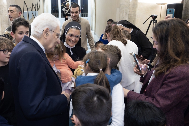 Il Presidente Sergio Mattarella in occasione dell'incontro con i bambini delle case famiglia
