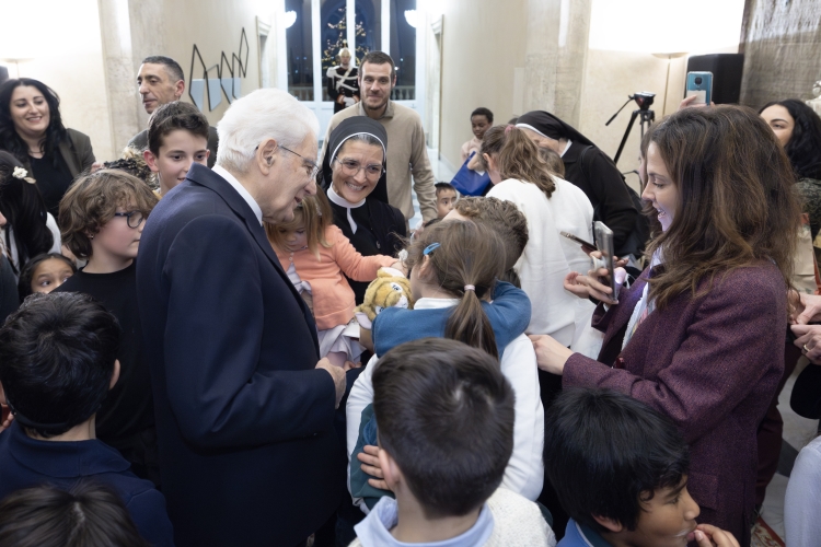 Il Presidente Mattarella incontra i bambini delle case famiglia, in occasione delle festività natalizie