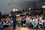 Il Presidente Mattarella  legge il primo passo per la cerimonia della "Campana del Perdono"