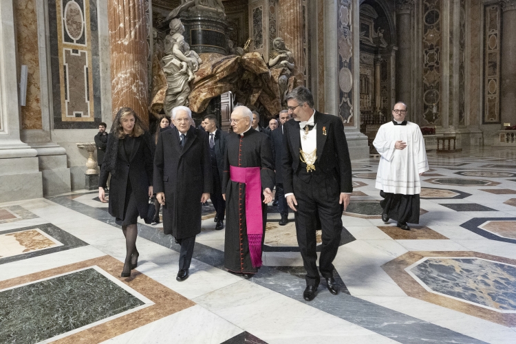 Il Presidente della Repubblica Sergio Mattarella e la Sig.ra Laura in Vaticano in occasione del Rito di chiusura della Porta Santa e alla Santa Messa nella Solennità dell’Epifania del Signore
