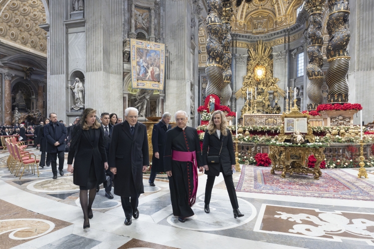 Il Presidente della Repubblica Sergio Mattarella e la Sig.ra Laura in Vaticano in occasione del Rito di chiusura della Porta Santa e alla Santa Messa nella Solennità dell’Epifania del Signore
