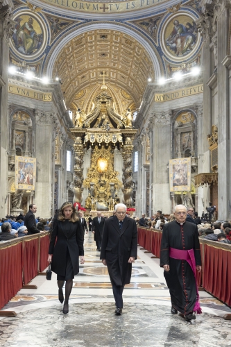 Il Presidente della Repubblica Sergio Mattarella e la Sig.ra Laura in Vaticano in occasione del Rito di chiusura della Porta Santa e alla Santa Messa nella Solennità dell’Epifania del Signore
