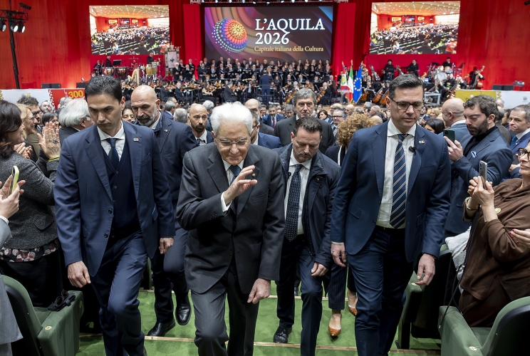 Il Presidente della Repubblica Sergio Mattarella al termine della cerimonia d’inaugurazione di L’Aquila capitale italiana della cultura 2026